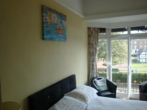 Spencer Court - image 11