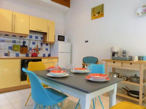 設施, aux capitelles de laure in 佩里阿克米內爾瓦