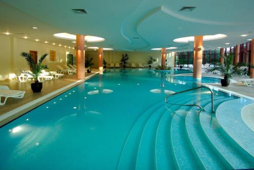 Apollo Spa Resort - Ultra All Inclusive - Indoor Pool, Steam Bath & Sauna - Aphrodite Beauty Spa