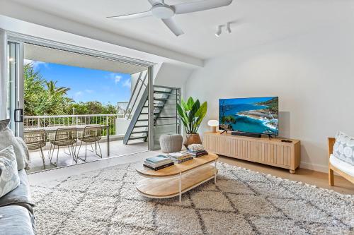 Village vibes & coastal life Sunshine Beach - image 3