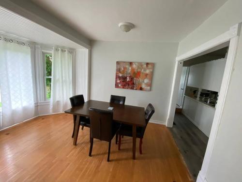 The Water Street Inn in นาปานี