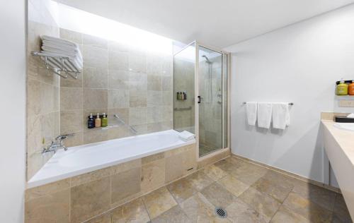 Holiday Inn Sydney Potts Point an IHG Hotel By IHG - image 3