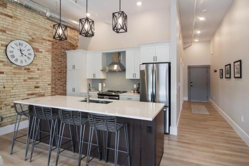 Golden Lofts Unit 1 Downtown Traverse City 1BD 1BA - main image