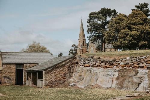 Old World Charm - Simplistic Luxury Cottage