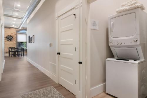 Golden Lofts Unit 3 Downtown Traverse City 2bd 2ba - image 10