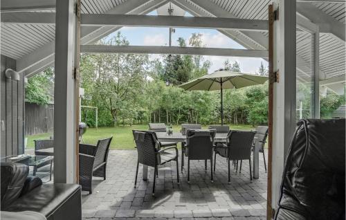 Stunning Home In Hadsund With 3 Bedrooms, Sauna And Indoor Swimming Pool in Hadsund
