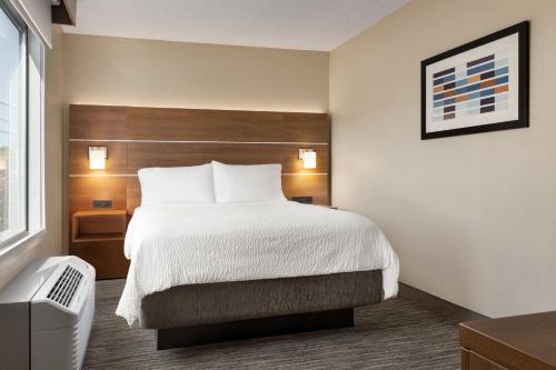 Holiday Inn Express Hotel & Suites Anniston/Oxford an IHG Hotel - image 6
