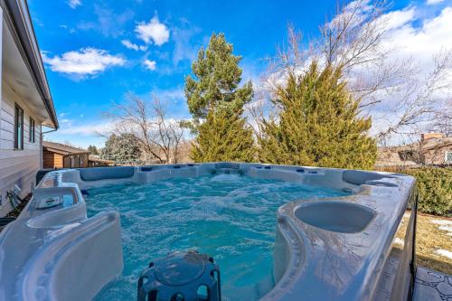 bubbelbad, Ash Cir Stylish Family friendly, Hot Tub and Wi-Fi in South Quebec
