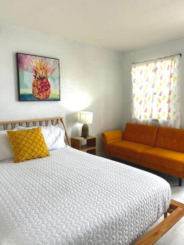 Pineapple Shores Retro Inn 6 in Daytona Beach, USA