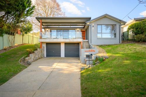 13 Mountbatten, Bright