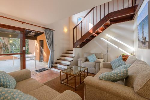 Közös társalgó / TV, San Lameer Villa 2814 - 3 Bedroom Classic - 6 pax - San Lameer Rental Agency in Délbroom