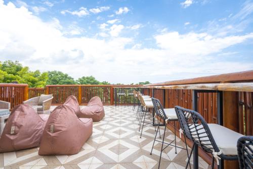 Exterior view, Lunar Dive Resort : Bamboo Villas in Tulamben