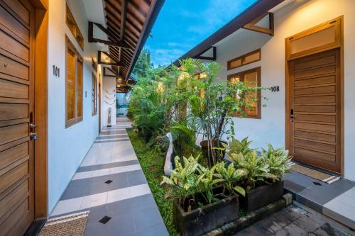 Little Boutique Hotel 106- 30m from beach - Tap to explore photos