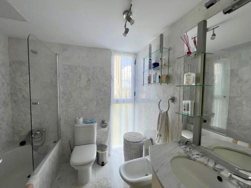 Apartment image 8