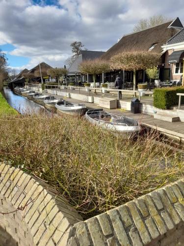 Giet Oan gelegen op Resort Venetië (Giet Oan gelegen op Resort Venetie) in Overig Giethoorn-Noord