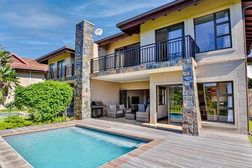 Zimbali Family Villa - (Pool, WiFi and Cart)