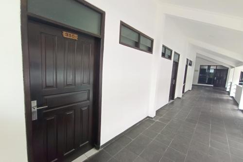 SUPER OYO 92324 Hotel Sinar Rejeki