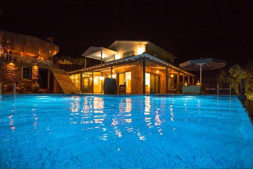 Villa Keyf inlice, 4 Bedroom, Large Pool and Fully Pricacy Garden and pool
