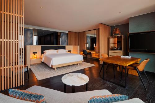 room detail thumbnail 1