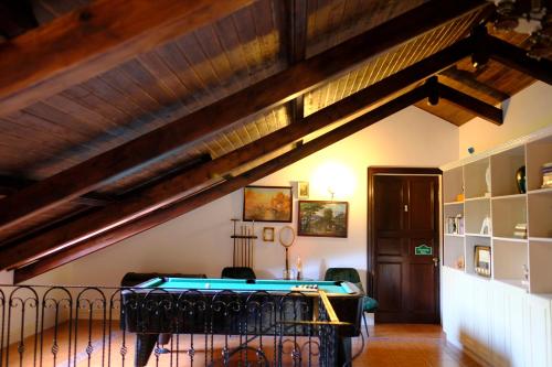 ห้องส่วนกลางสำหรับนั่งเล่น/ดูทีวี, Villa Várzea - Charming Suite (Villa Varzea - Charming Suite) in กีเนเตส