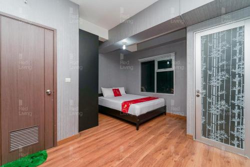 Guestroom, RedLiving Apartemen Easton Park Jatinangor - Azhim near Bandung Giri Gahana Golf & Resort