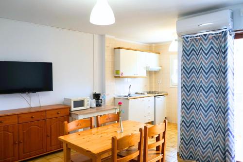 Apartamentos Vistalmar Mallorca - Tap to explore photos