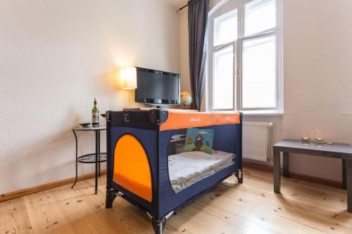 Zentrale Altbauwohnung im Helmholtzkiez, Berlin (Foto 6)
