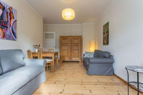 Zentrale Altbauwohnung im Helmholtzkiez, Berlin (Foto 2)