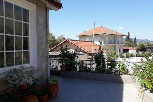 Mama Sofias House Cozy 2 Bedroom Apartment in 卡納拉基