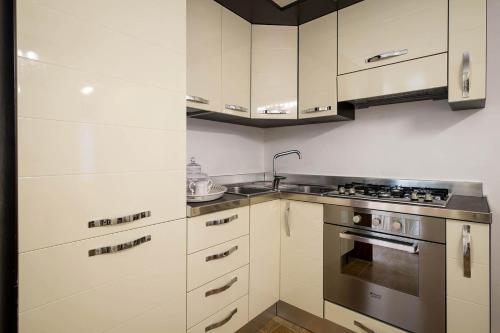 Penthouse Luxury Quattro Canti 5