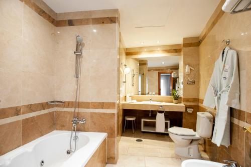 room detail thumbnail 2