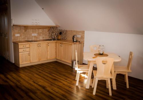 Cocina, Hájenka Kozmice (Hajenka Kozmice) in Bela Ve Slezsku