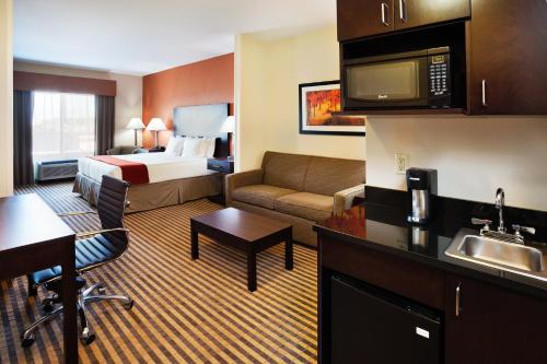 Holiday Inn Express Charlotte Southeast - Matthews, an IHG Hotel