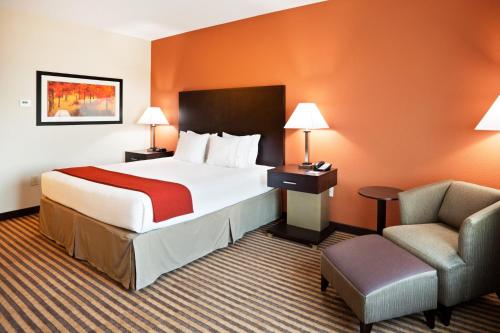 Holiday Inn Express Charlotte Southeast - Matthews, an IHG Hotel