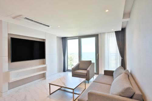 Boutique Villa De Aewol Room Type - Royal Grand Suite
