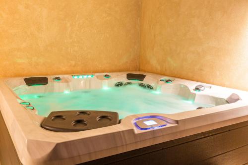 VILLA 103 - Luxury Getaway - Private Jacuzzi, Marrakech (photo 5)