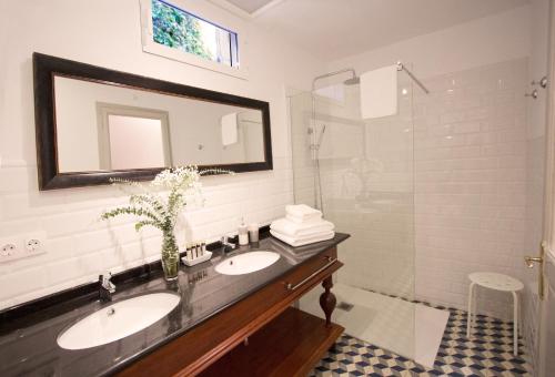 Family Room image 6