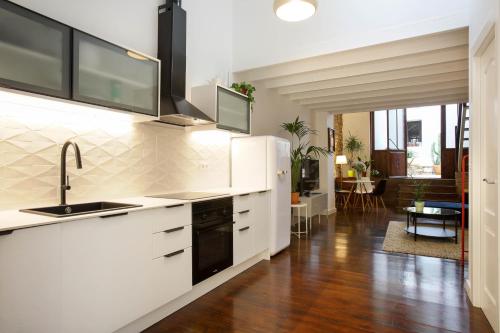 Kitchen, Art Boutique Hotel Chamarel in Denia