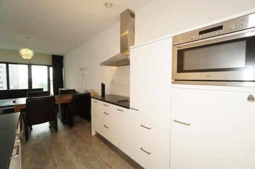 Long Term Rental - Beautiful Apt City center Free Parking, Роттердам (фото 8)