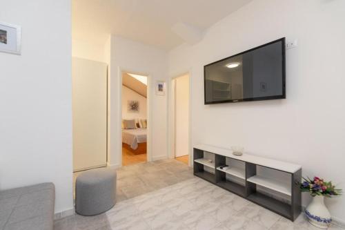 Apartment in Supetar with terrace, air conditioning, W-LAN 3553-4, Supetar (fotografie 4)