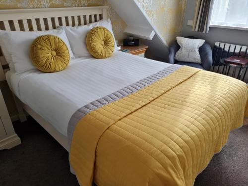 Brookside Guest House & Mini Spa