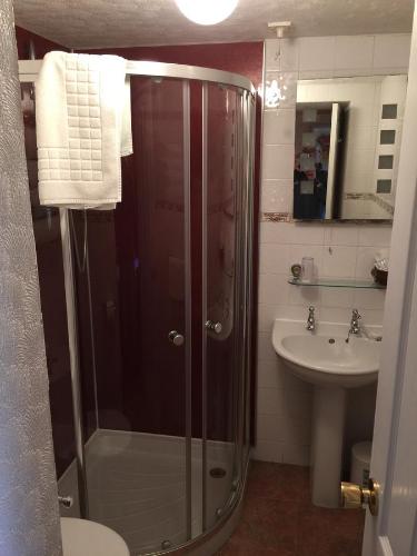 Roseneath Guest House - main image
