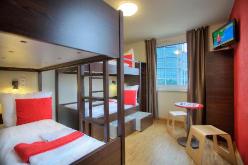 MEININGER Hotel Berlin Hauptbahnhof - image 12