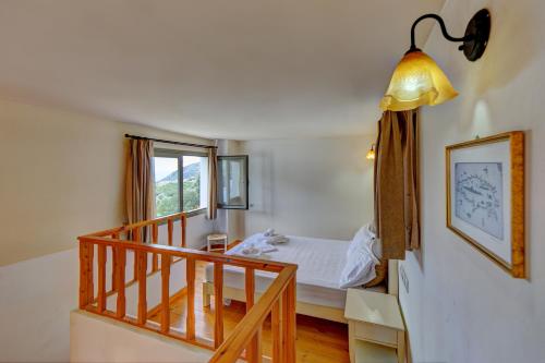 Mourtzanakis Residence - Traditional Eco Hotel in Achlada