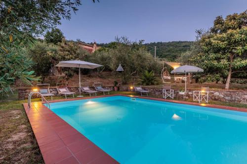 Villa Dondolino, a Stylish Farmhouse - Accommodation - Lucca