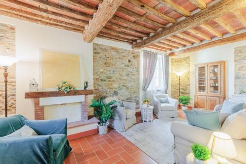 Villa Dondolino, a Stylish Farmhouse - Accommodation - Lucca