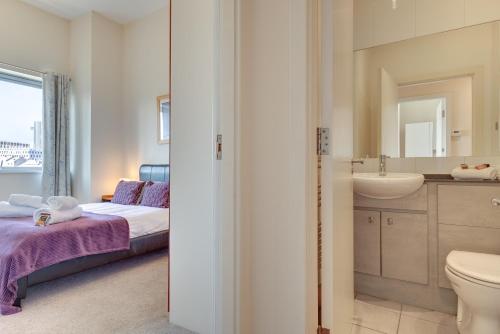 Week2Week Fabulous 1 bed Newcastle Flat - image 12