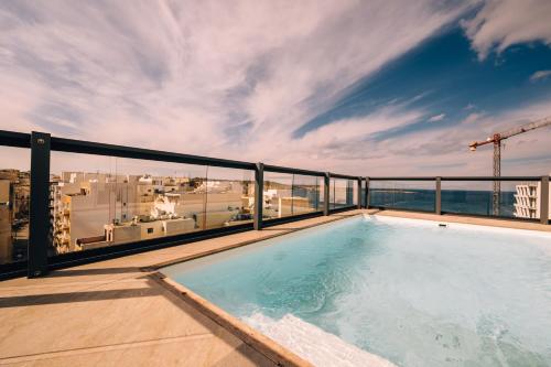 Primera Hotel in St. Paul's Bay