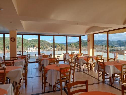 อาหารและเครื่องดื่ม, Neda Hotel in อาร์เคีย โอลิมเปีย