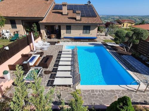  W a n d e r l u s t - casa con piscina riscaldata ad uso esclusivo - Marche in Rustico